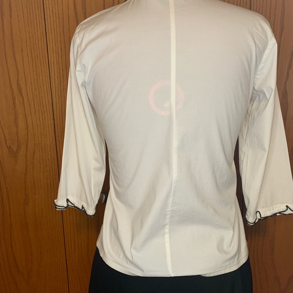 White with black trim fringe collar, sleeves and flowers. Ravel size S/P - Picture 3 of 7